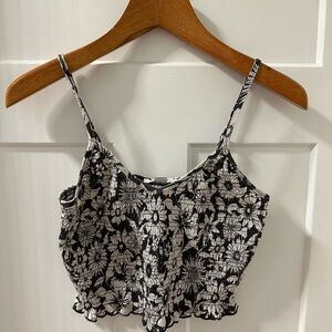 Women’s floral top. Size M.